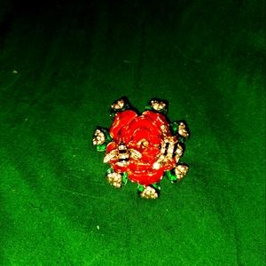 Bumble Bee Flower Pin Napier